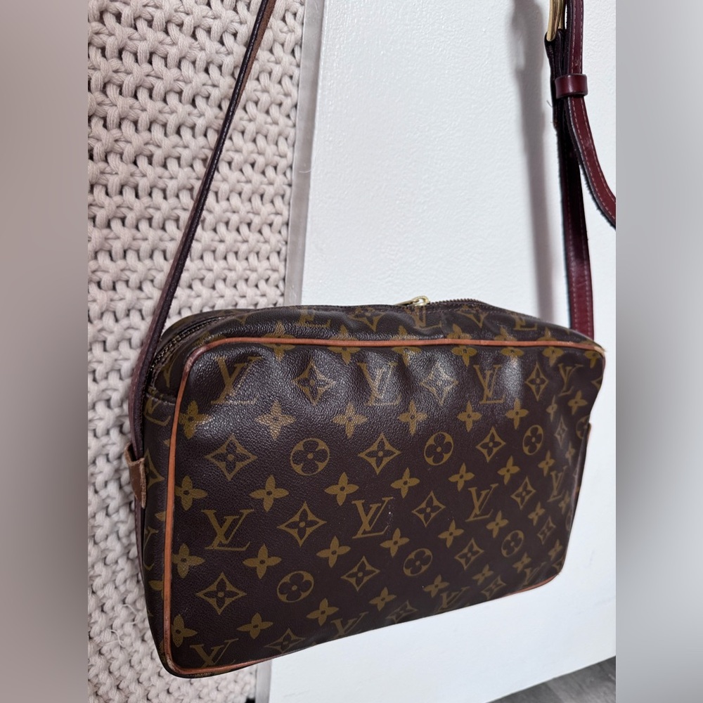 Pre loved vintage LV messenger bag
